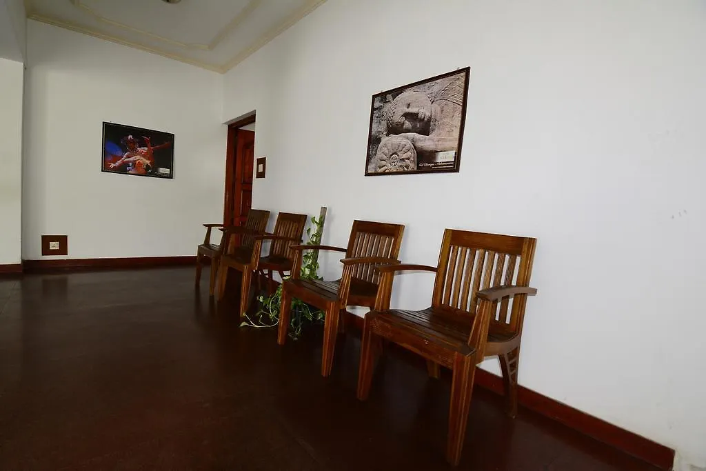 Zen Rooms Main Street Negombo Hotel