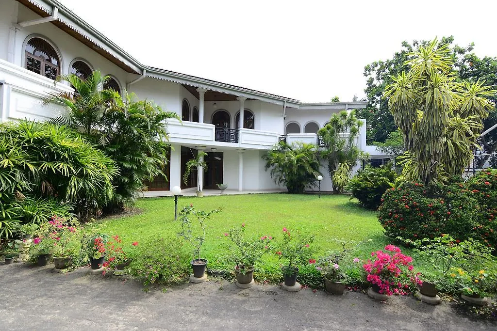 Hotel Zen Rooms Main Street Negombo