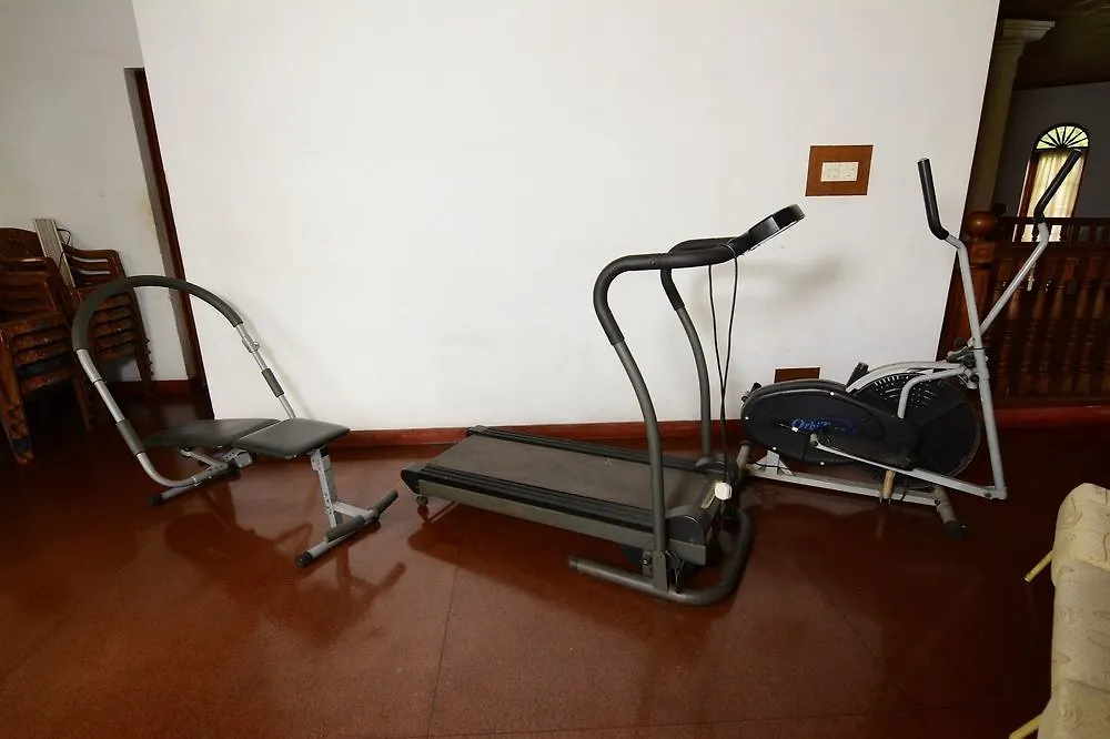** Hotel Zen Rooms Main Street Negombo Sri Lanka